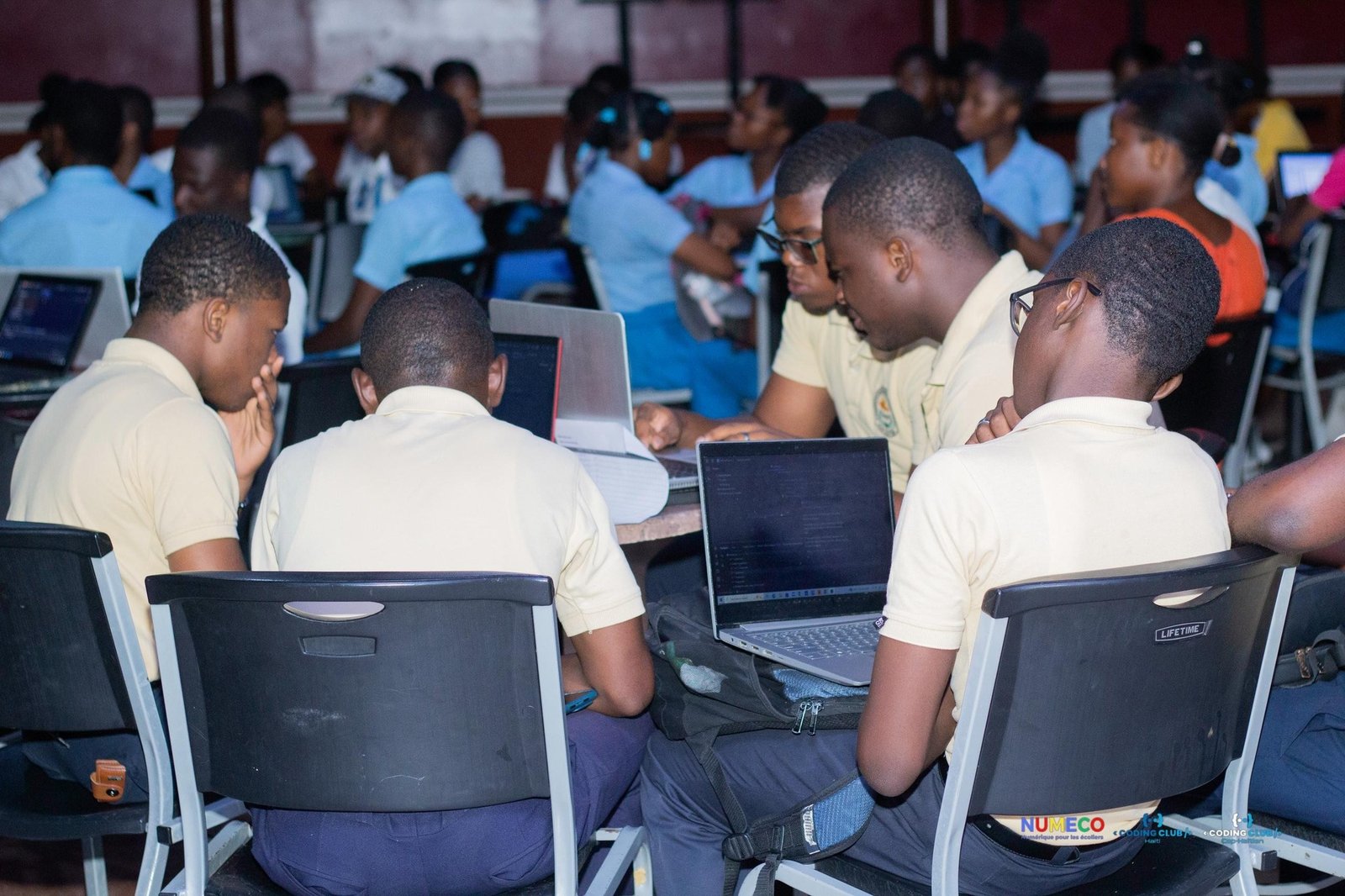 Cap-Haïtien : 70 écoliers s’initient à la programmation grâce au Coding Club Haïti