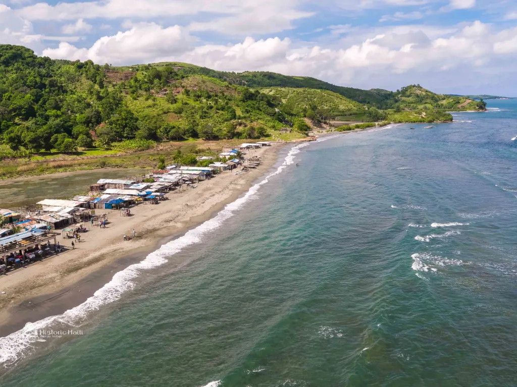 Haïti : Camp Louise : Un Trésor Caché au Cœur de la Baie de l’Acul du Nord Haïti : Camp Louise : Un Trésor Caché au Cœur de la Baie de l’Acul du Nord