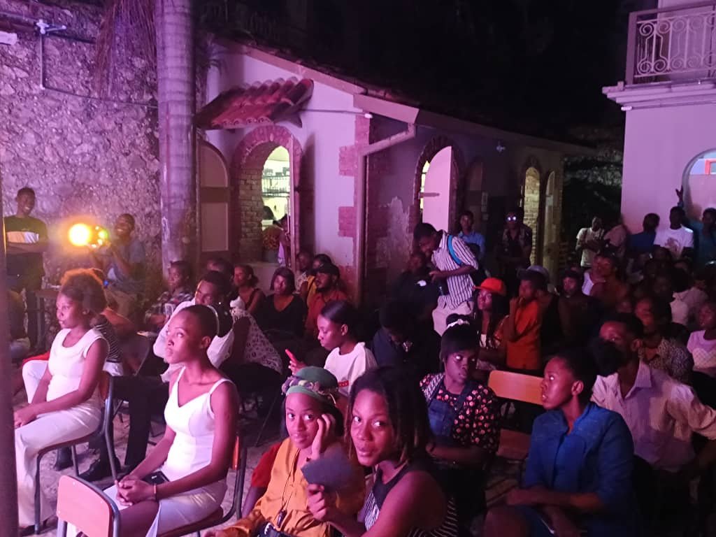 Plume en Quête : Célébration de la Femme Haïtienne à l’Alliance Française de Jacmel.